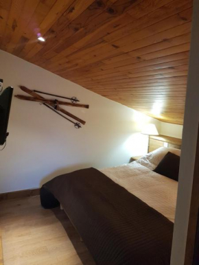 Отель Notre Reve Apartment, Моншавин